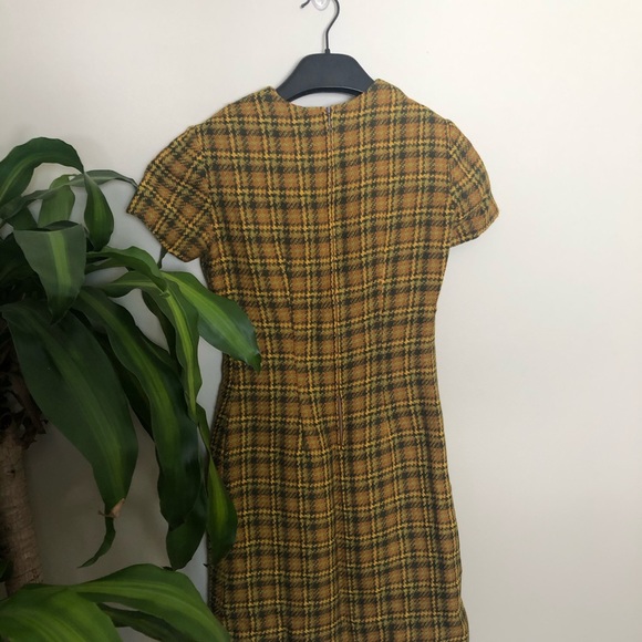 Vintage wool dress with silk liner. - Picture 4 of 9
